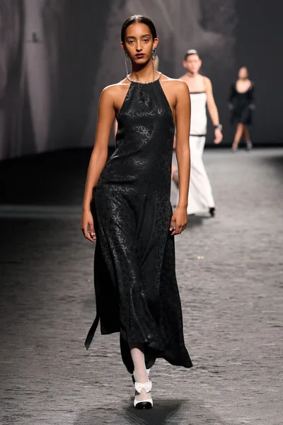 Look 69
